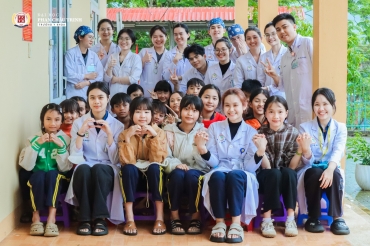 Bringing a “Mobile Dental Clinic” to a Highland School in Song Vang Commune.