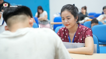 Gần 300 tân sinh viên k.25 đã xác nhận nhập học ngày đầu