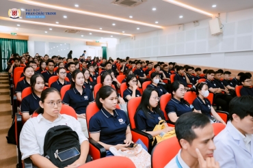 300 tân sinh viên Việt Nam khóa K26 tại lễ khai mạc 0rientation week 2026 