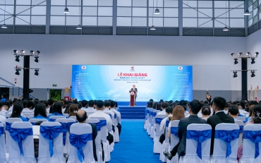 12 tân sinh viên nhận học bổng tài năng và ước vọng y khoa 