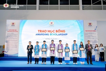 Phan Chau Trinh University Awards Over 50 Scholarships in 2025
