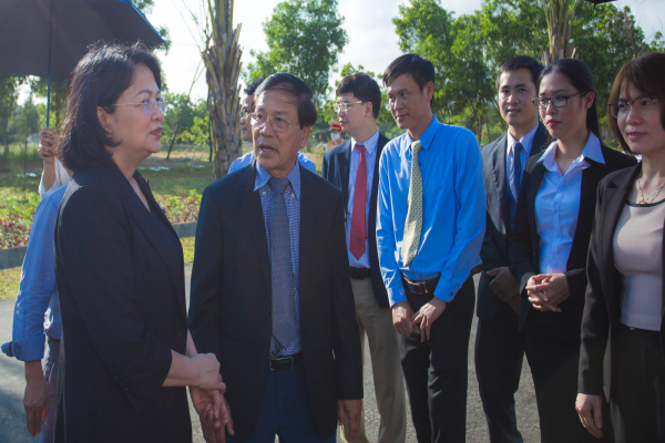 Phó chủ tịch nước Đặng Thị Ngọc Thịnh thăm Trường ĐH Phan Châu Trinh