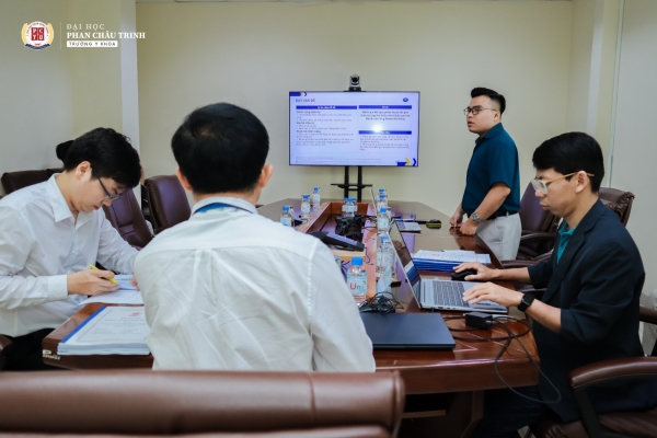 Hơn 50 sinh viên y khoa bắt đầu xét duyệt đề cương khóa luận tốt nghiệp