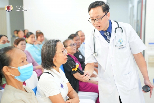 Hội thảo sức khỏe cộng đồng: Cảnh báo sớm đột quỵ não mùa nắng nóng