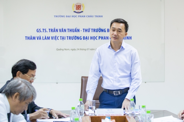 Prof. Dr. Tran Van Thuan - Deputy Minister of Health & the Delegation visited and worked at Phan Chau Trinh University