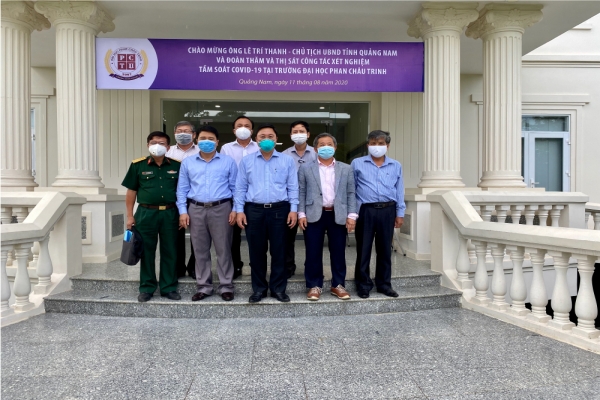 Chủ tịch UBND tỉnh Quảng Nam thăm và thị sát công tác xét nghiệm tầm soát COVID-19 tại PCTU