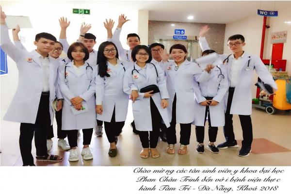 Sinh viên y khoa của PCTU học lâm sàng tại bệnh viện ngay từ buổi đầu