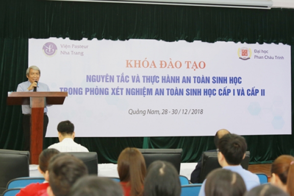 Khai giảng khoá đào tạo cấp chứng chỉ An toàn sinh học cấp II tại Đại học Phan Châu Trinh