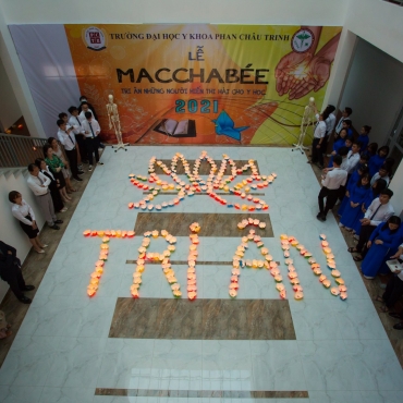 MACCHABÉE CEREMONY OF PEOPLE TO MEDICINE