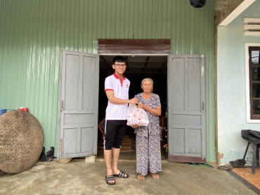 SUPPORTING PEOPLE IN QUANG NAM WITH FLOOD